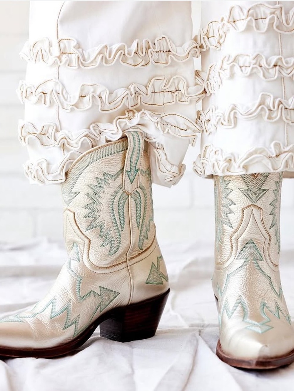 Miron Crosby Champagne Maggie Boots - NIB - Sz 10